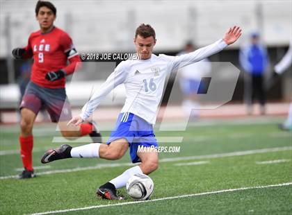 Thumbnail 1 in Lee [Robert E.] vs Tivy (New Braunfels Tournament) photogallery.