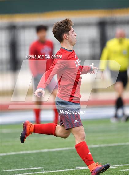 Thumbnail 3 in Lee [Robert E.] vs Tivy (New Braunfels Tournament) photogallery.