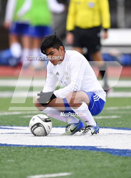 Thumbnail 1 in Lee [Robert E.] vs Tivy (New Braunfels Tournament) photogallery.