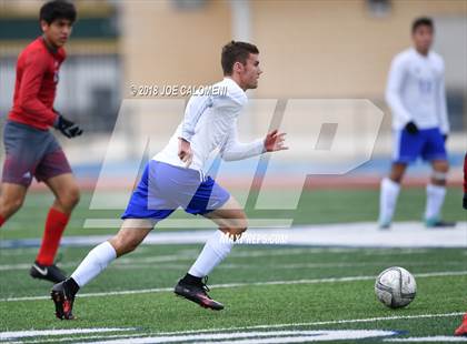 Thumbnail 2 in Lee [Robert E.] vs Tivy (New Braunfels Tournament) photogallery.