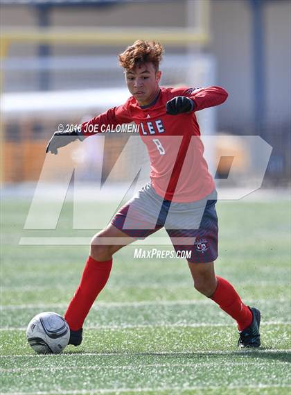 Thumbnail 1 in Lee [Robert E.] vs Tivy (New Braunfels Tournament) photogallery.