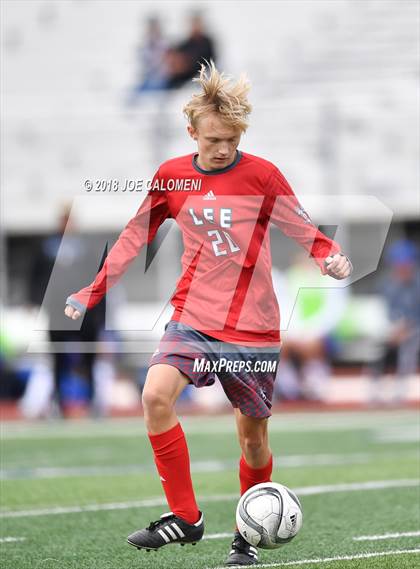 Thumbnail 1 in Lee [Robert E.] vs Tivy (New Braunfels Tournament) photogallery.