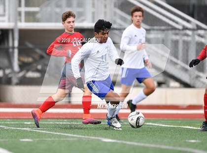Thumbnail 2 in Lee [Robert E.] vs Tivy (New Braunfels Tournament) photogallery.