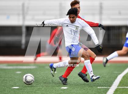 Thumbnail 2 in Lee [Robert E.] vs Tivy (New Braunfels Tournament) photogallery.