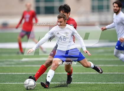 Thumbnail 2 in Lee [Robert E.] vs Tivy (New Braunfels Tournament) photogallery.
