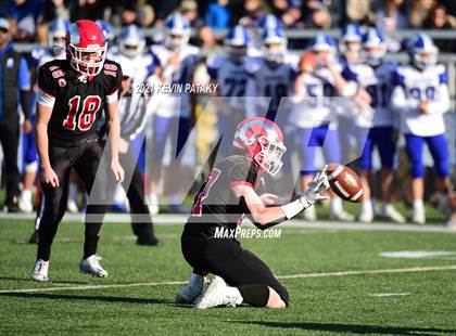 Thumbnail 1 in Darien @ New Canaan (CIAC Class LL Semifinal) photogallery.