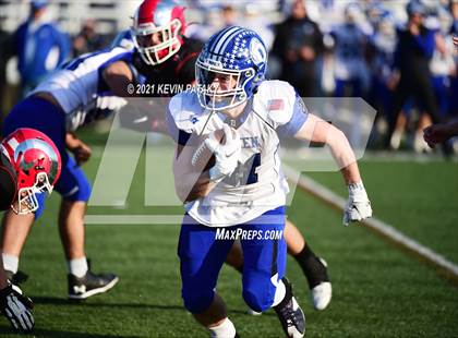 Thumbnail 1 in Darien @ New Canaan (CIAC Class LL Semifinal) photogallery.