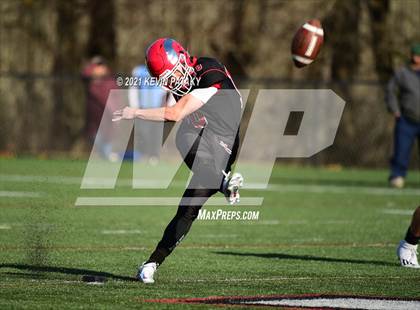 Thumbnail 3 in Darien @ New Canaan (CIAC Class LL Semifinal) photogallery.