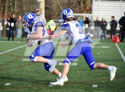 Thumbnail 2 in Darien @ New Canaan (CIAC Class LL Semifinal) photogallery.
