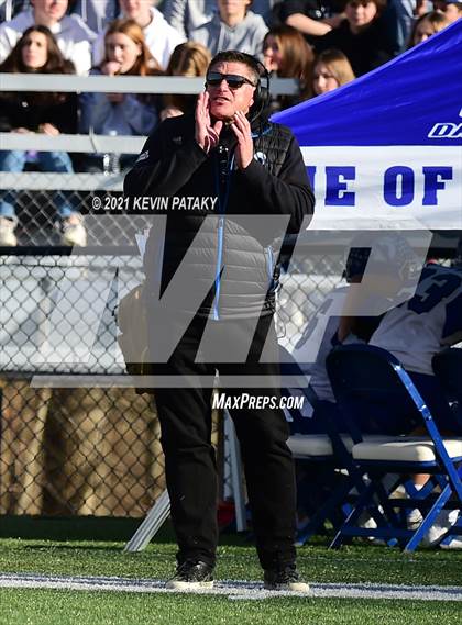 Thumbnail 2 in Darien @ New Canaan (CIAC Class LL Semifinal) photogallery.