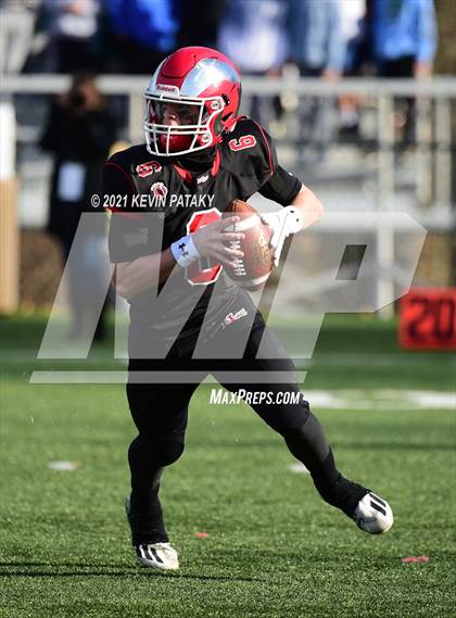 Thumbnail 1 in Darien @ New Canaan (CIAC Class LL Semifinal) photogallery.