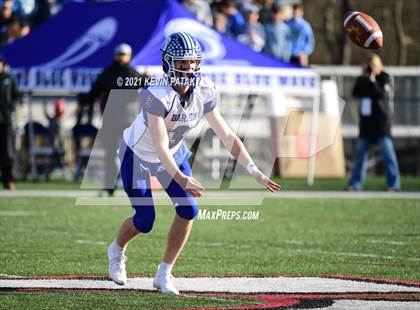 Thumbnail 2 in Darien @ New Canaan (CIAC Class LL Semifinal) photogallery.