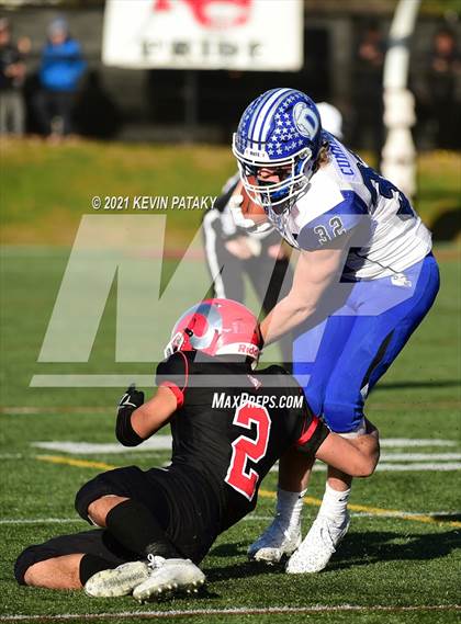 Thumbnail 3 in Darien @ New Canaan (CIAC Class LL Semifinal) photogallery.