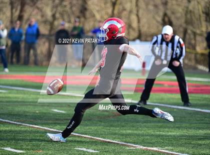 Thumbnail 2 in Darien @ New Canaan (CIAC Class LL Semifinal) photogallery.