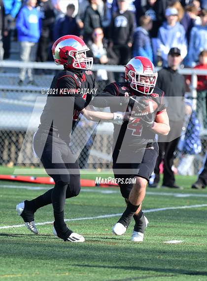 Thumbnail 3 in Darien @ New Canaan (CIAC Class LL Semifinal) photogallery.