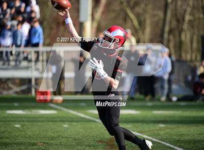 Thumbnail 2 in Darien @ New Canaan (CIAC Class LL Semifinal) photogallery.