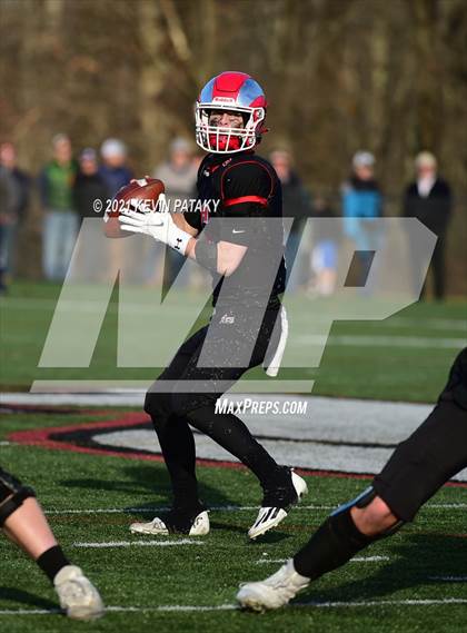 Thumbnail 2 in Darien @ New Canaan (CIAC Class LL Semifinal) photogallery.