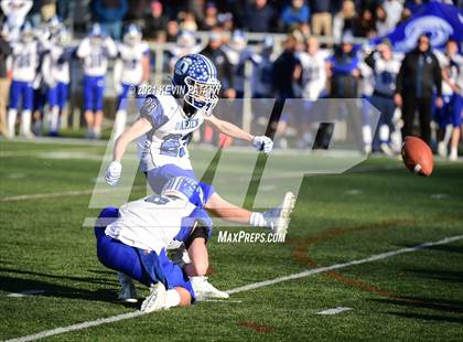 Thumbnail 3 in Darien @ New Canaan (CIAC Class LL Semifinal) photogallery.