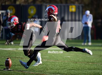 Thumbnail 1 in Darien @ New Canaan (CIAC Class LL Semifinal) photogallery.