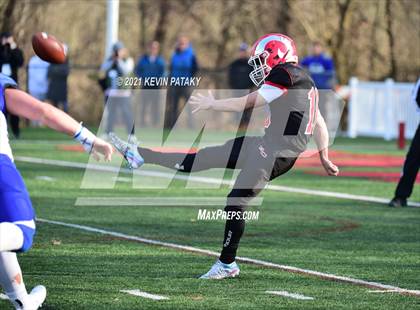Thumbnail 3 in Darien @ New Canaan (CIAC Class LL Semifinal) photogallery.