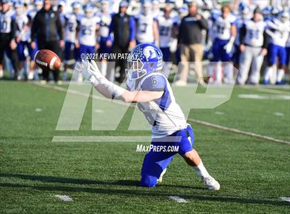 Thumbnail 3 in Darien @ New Canaan (CIAC Class LL Semifinal) photogallery.