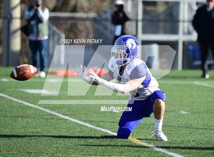 Thumbnail 3 in Darien @ New Canaan (CIAC Class LL Semifinal) photogallery.