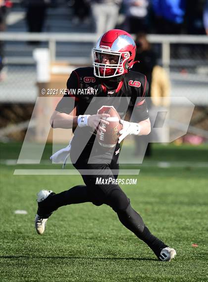 Thumbnail 2 in Darien @ New Canaan (CIAC Class LL Semifinal) photogallery.