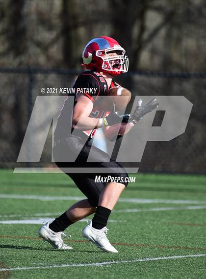 Thumbnail 1 in Darien @ New Canaan (CIAC Class LL Semifinal) photogallery.