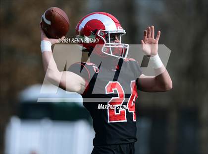 Thumbnail 3 in Darien @ New Canaan (CIAC Class LL Semifinal) photogallery.