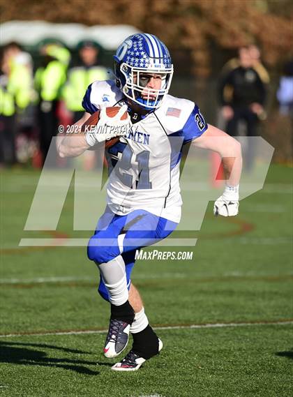Thumbnail 2 in Darien @ New Canaan (CIAC Class LL Semifinal) photogallery.