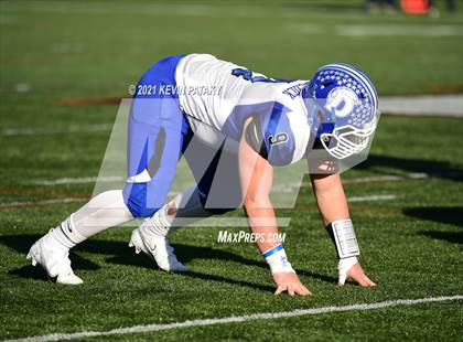 Thumbnail 1 in Darien @ New Canaan (CIAC Class LL Semifinal) photogallery.
