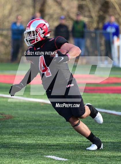 Thumbnail 2 in Darien @ New Canaan (CIAC Class LL Semifinal) photogallery.