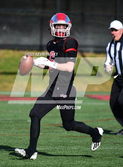 Thumbnail 2 in Darien @ New Canaan (CIAC Class LL Semifinal) photogallery.