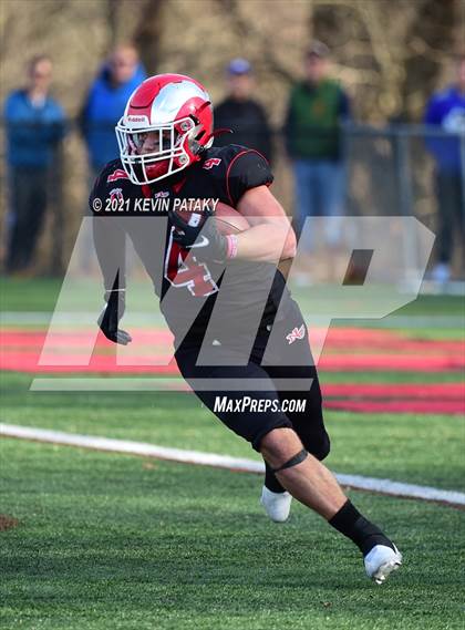 Thumbnail 2 in Darien @ New Canaan (CIAC Class LL Semifinal) photogallery.