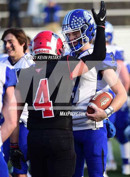Thumbnail 1 in Darien @ New Canaan (CIAC Class LL Semifinal) photogallery.