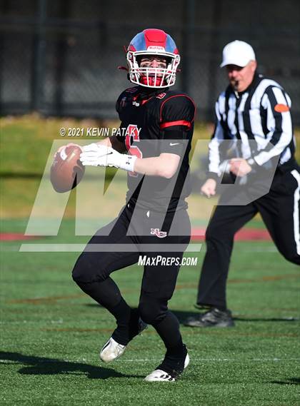 Thumbnail 1 in Darien @ New Canaan (CIAC Class LL Semifinal) photogallery.