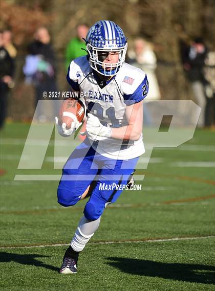 Thumbnail 3 in Darien @ New Canaan (CIAC Class LL Semifinal) photogallery.