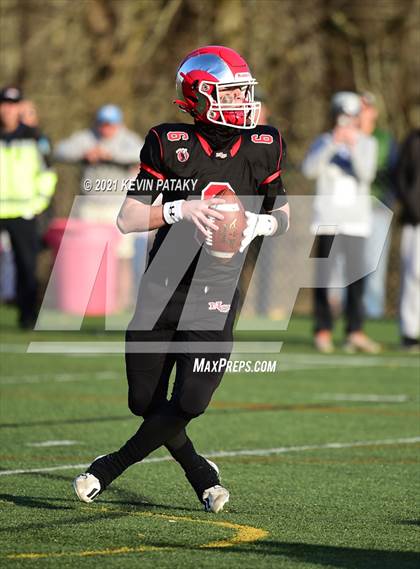 Thumbnail 1 in Darien @ New Canaan (CIAC Class LL Semifinal) photogallery.