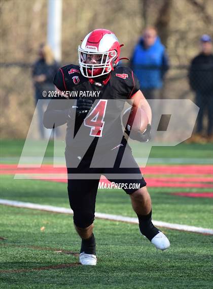 Thumbnail 3 in Darien @ New Canaan (CIAC Class LL Semifinal) photogallery.