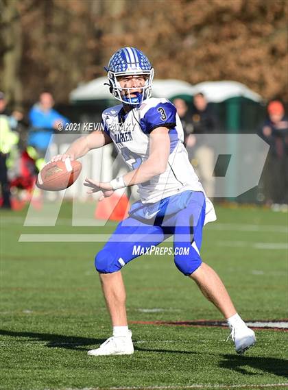 Thumbnail 1 in Darien @ New Canaan (CIAC Class LL Semifinal) photogallery.