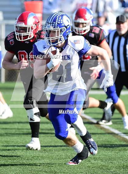 Thumbnail 1 in Darien @ New Canaan (CIAC Class LL Semifinal) photogallery.