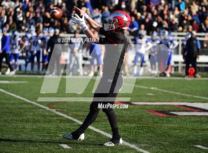 Thumbnail 2 in Darien @ New Canaan (CIAC Class LL Semifinal) photogallery.