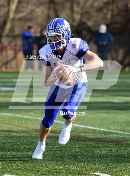 Thumbnail 3 in Darien @ New Canaan (CIAC Class LL Semifinal) photogallery.