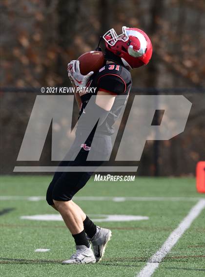 Thumbnail 3 in Darien @ New Canaan (CIAC Class LL Semifinal) photogallery.