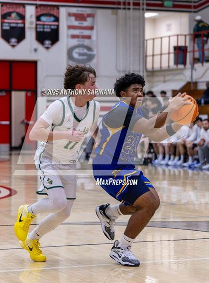 Thumbnail 3 in Bishop Amat vs. Ontario Christian photogallery.