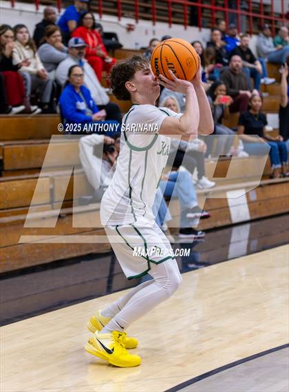Thumbnail 1 in Bishop Amat vs. Ontario Christian photogallery.