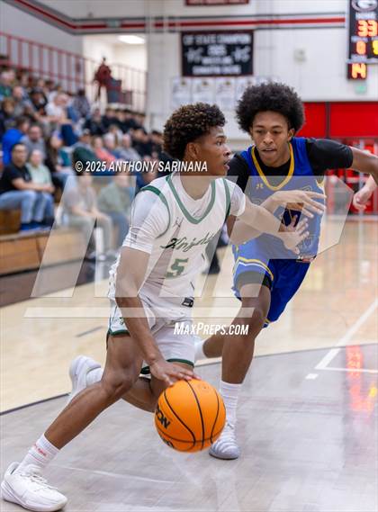 Thumbnail 3 in Bishop Amat vs. Ontario Christian photogallery.