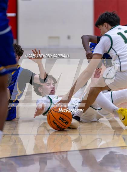 Thumbnail 3 in Bishop Amat vs. Ontario Christian photogallery.