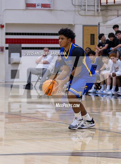 Thumbnail 2 in Bishop Amat vs. Ontario Christian photogallery.