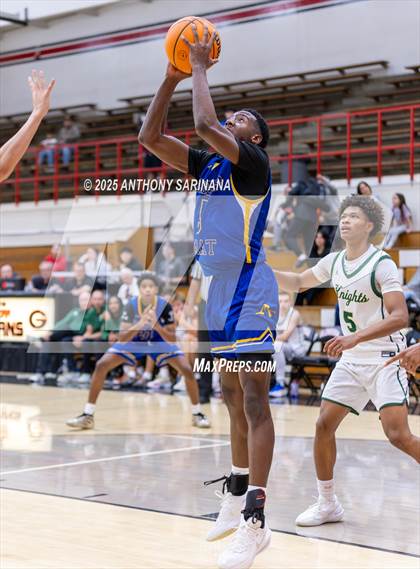 Thumbnail 1 in Bishop Amat vs. Ontario Christian photogallery.